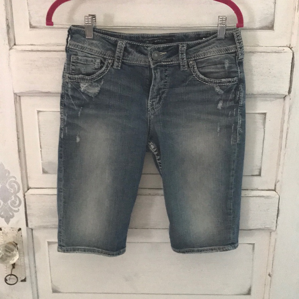 SILVER JEANS DENIM SHORTS  NEW WITH NO TAGS